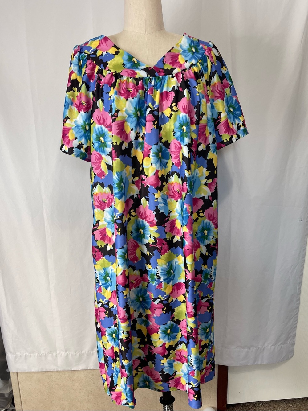 Vintage 1990s Metropolitan House Dress mumu muumuu gown flower bright dainty